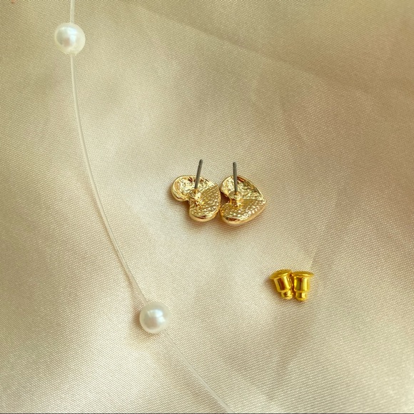 💙Unique Rhinestone Shell Hearts Stud Earrings - Picture 3 of 11